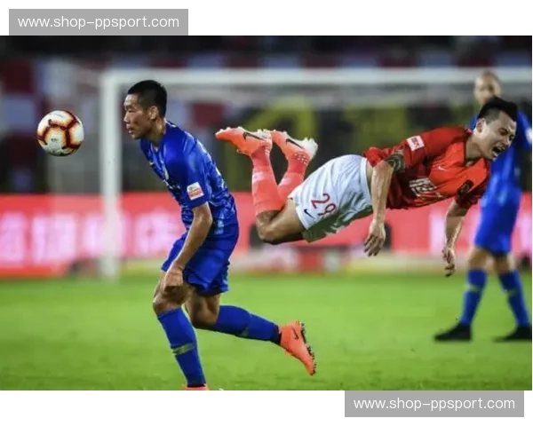 重回巅峰：恒大VS苏宁，那场点燃灵魂的绿茵圣战究竟在哪上演？